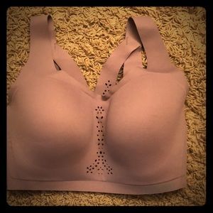 Victoria’s Sport Angel Max 32ddd NWOT